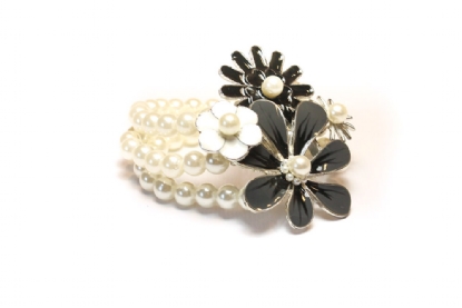 Pearl and enamel bracelet