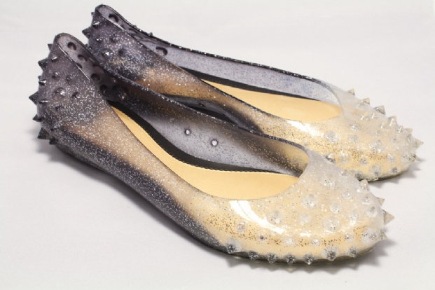 Black and transparent sparkle jelly flats.
