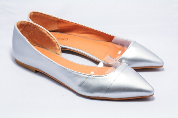 Silver cut-away style flats with clear trim.