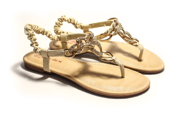 Cream T-Bar sandal with gold chain and diamanté trim.