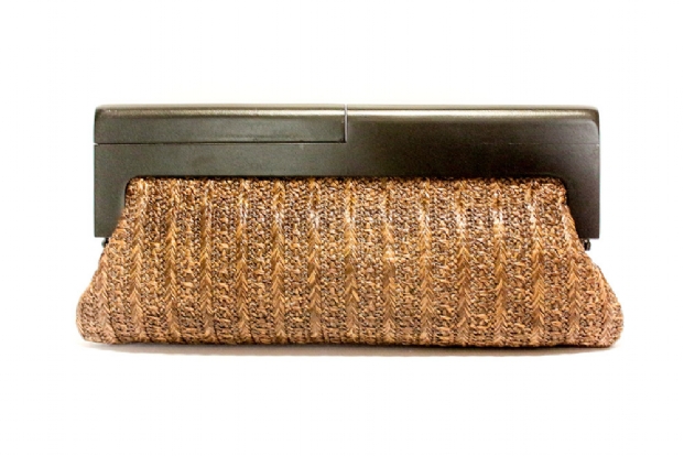 Clutch bag in brown woven'tweed' with dark wood handle.